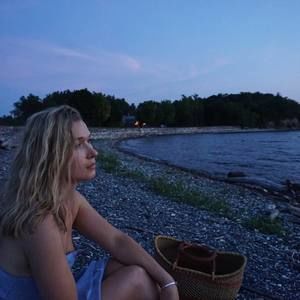 Meet your Posher, Chrissy